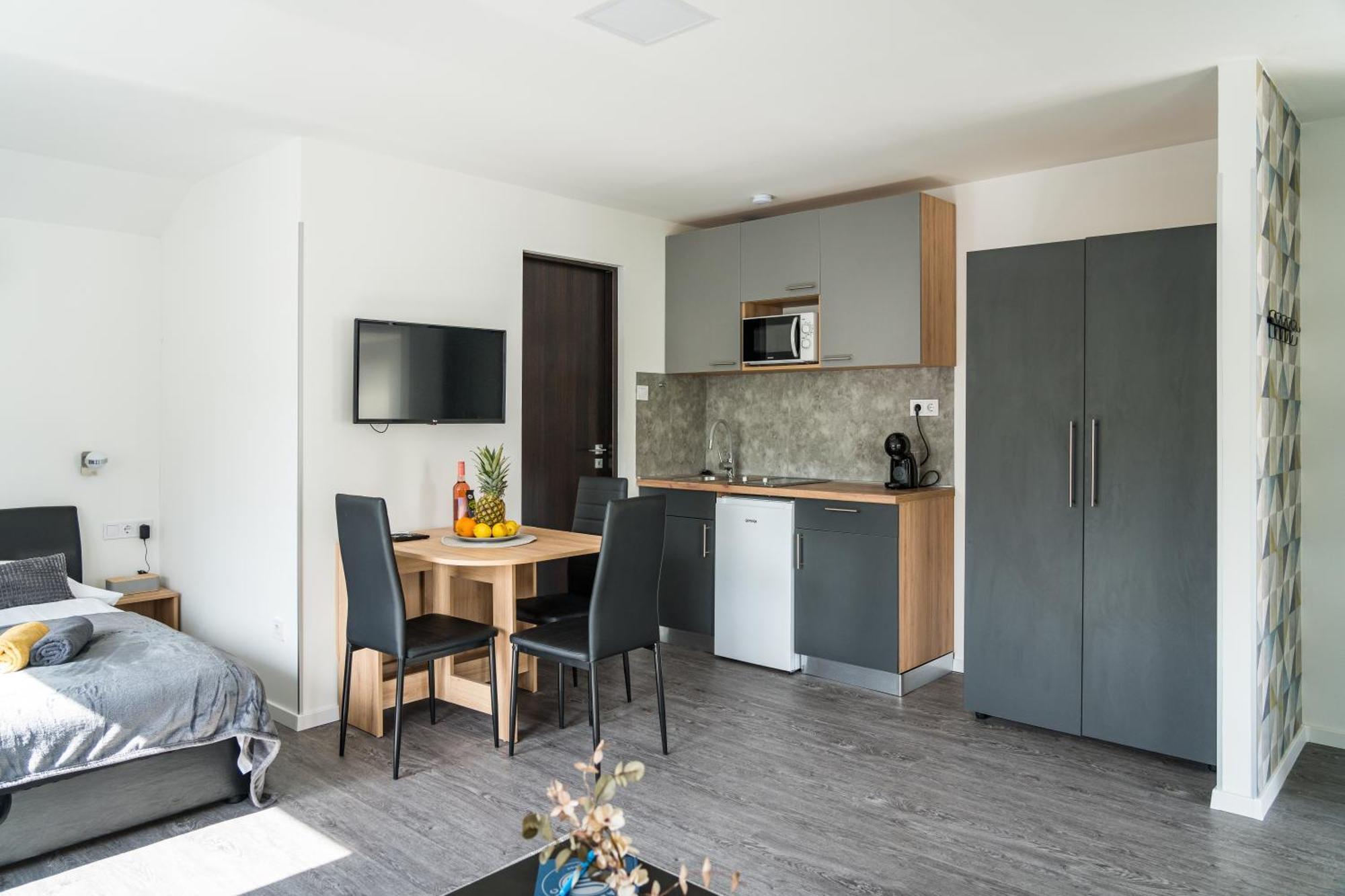 Balatonic Lemon Apartmanhaz Siófok Eksteriør billede