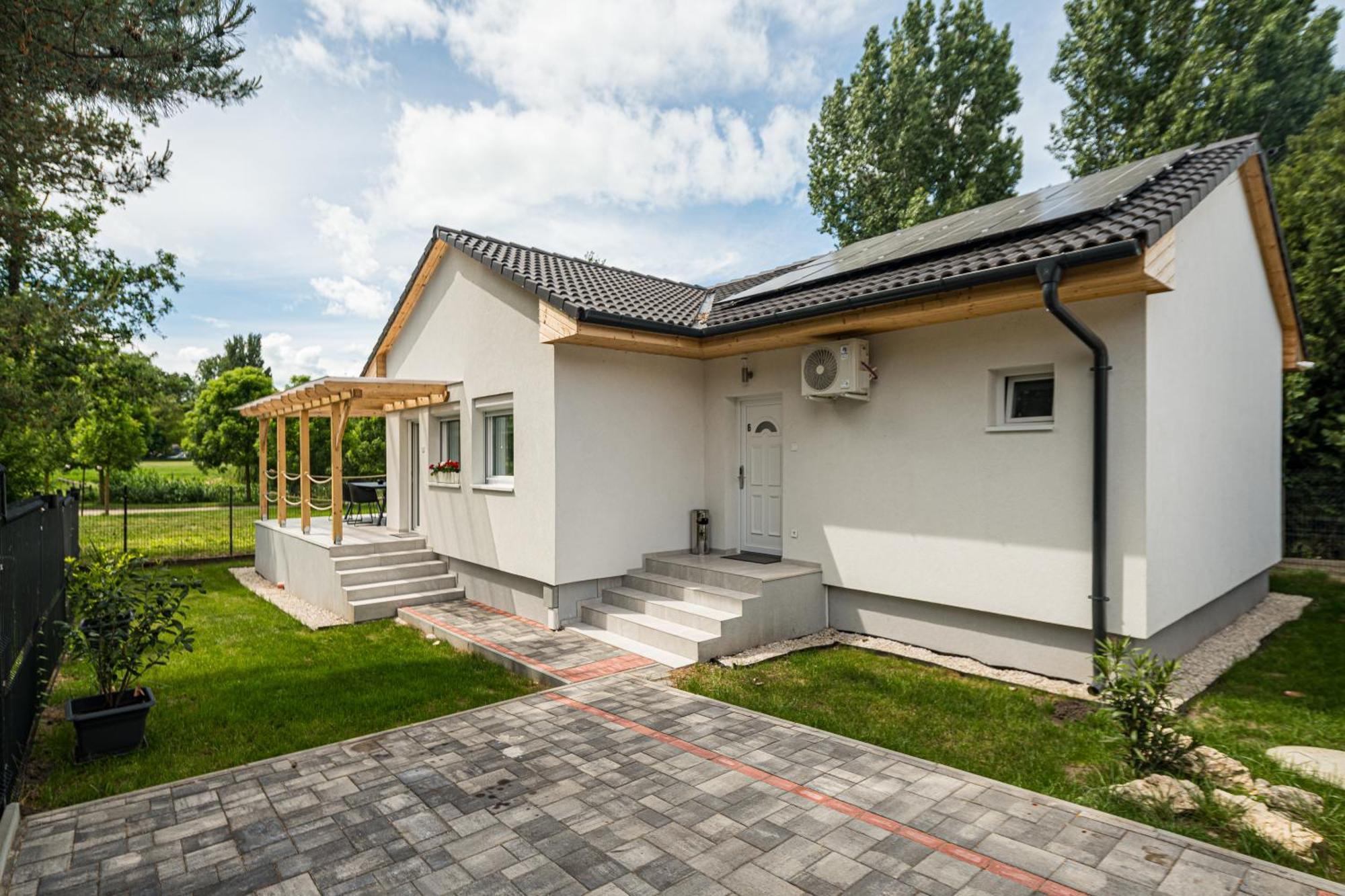 Balatonic Lemon Apartmanhaz Siófok Eksteriør billede